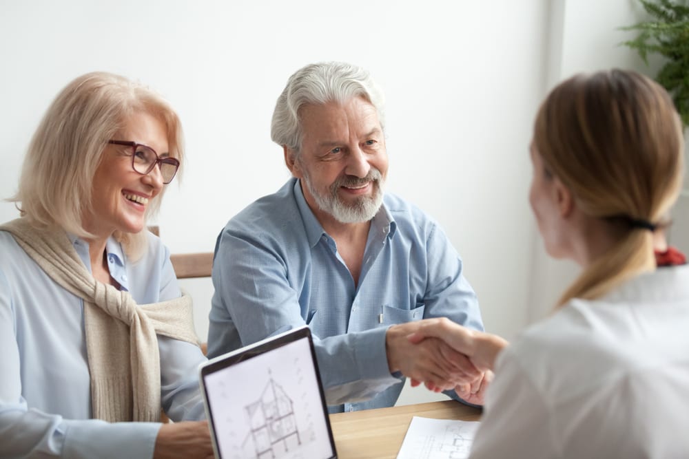 Veteran and wife meeting for benefits.